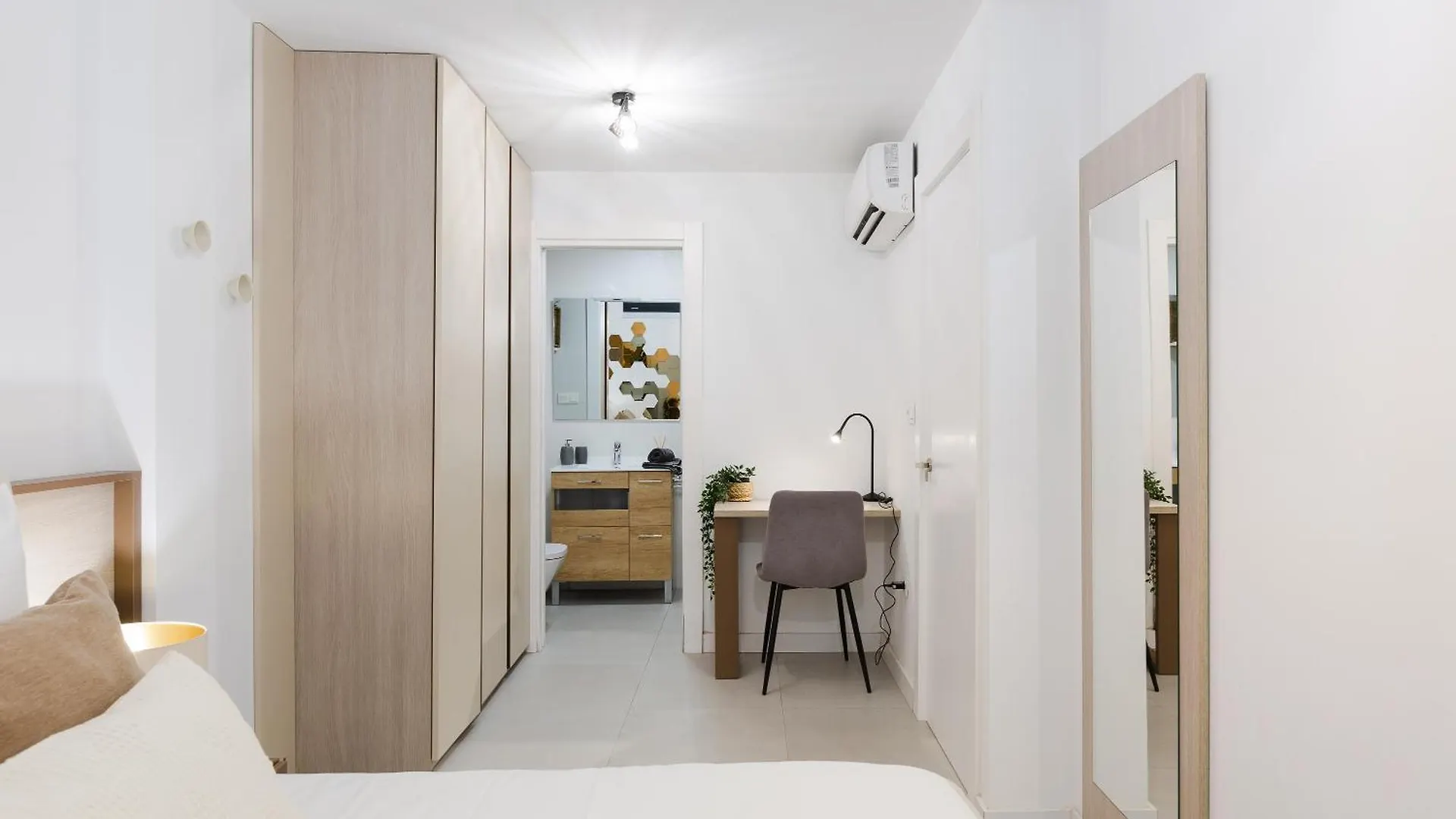 La Goleta: Nice Apartment In The Central District Màlaga